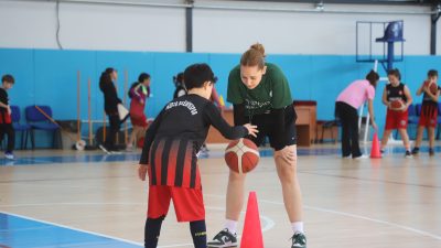 Yaz Spor ve Kültür Kurslarına Yoğun İlgi: Başvuru Sayısı Bine Yaklaştı Turgutlu Belediyesi tarafından çocuklar, gençler ve yetişkinlere yönelik düzenlenen Yaz